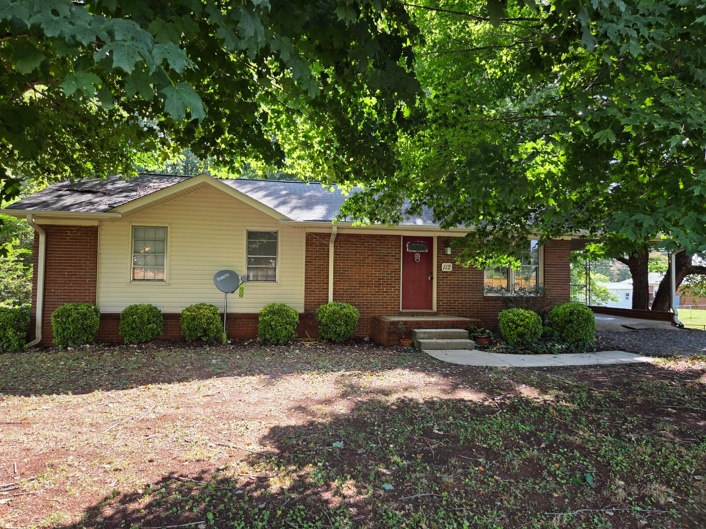 Mooresville House: 112 Powder Horn Rd