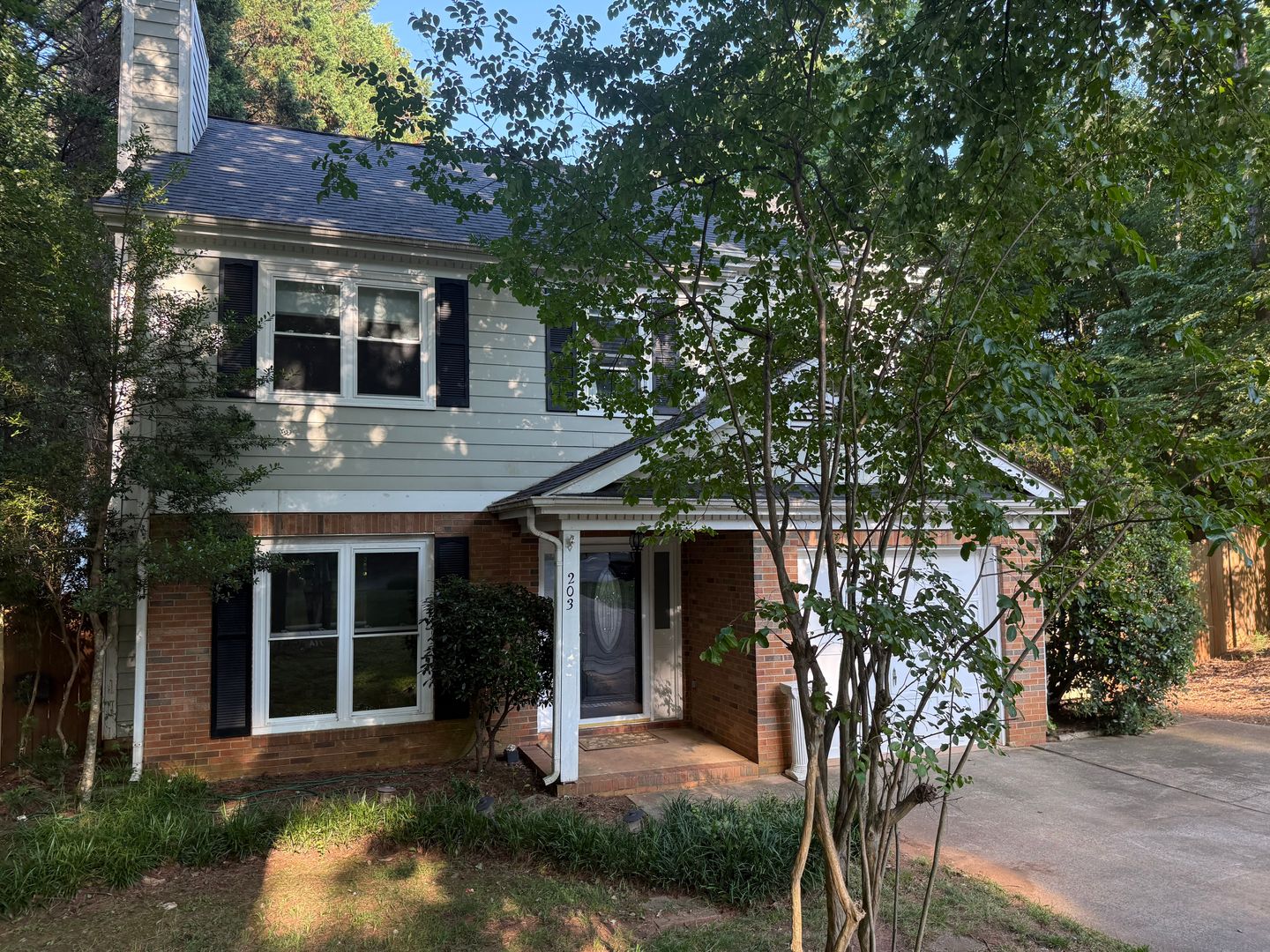Huntersville House: 203 Aurora Ln