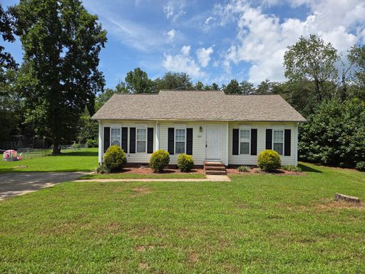 3 bedroom home in Creekside Village
