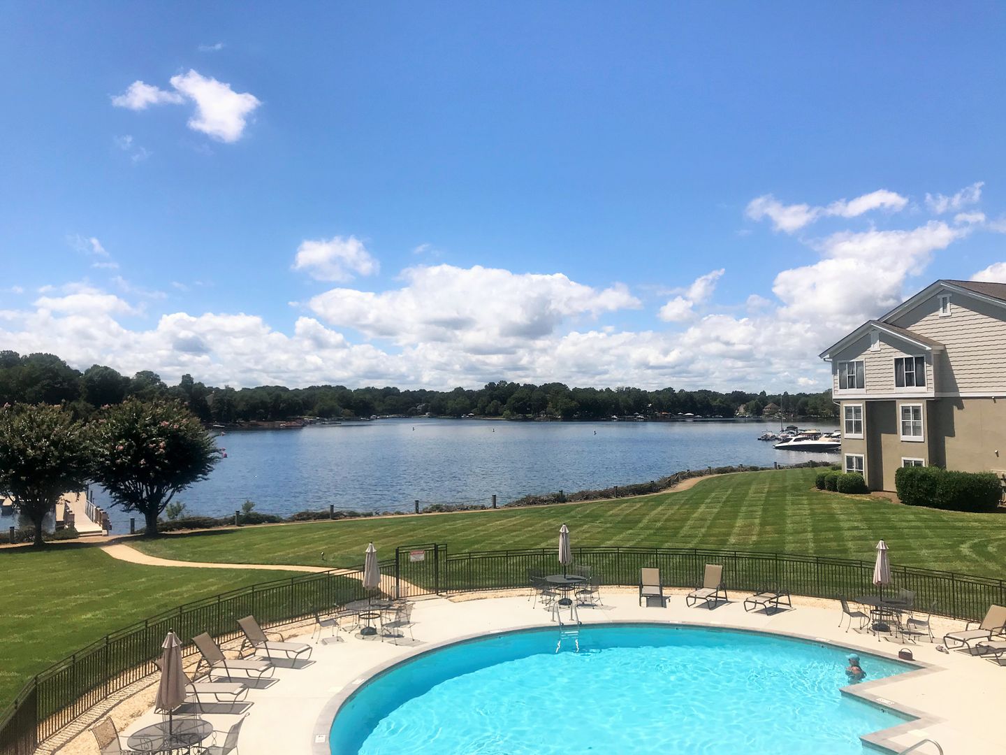 2BR Waterfront Condo in Davidson. Enjoy Beautiful Year Round Lake Views!