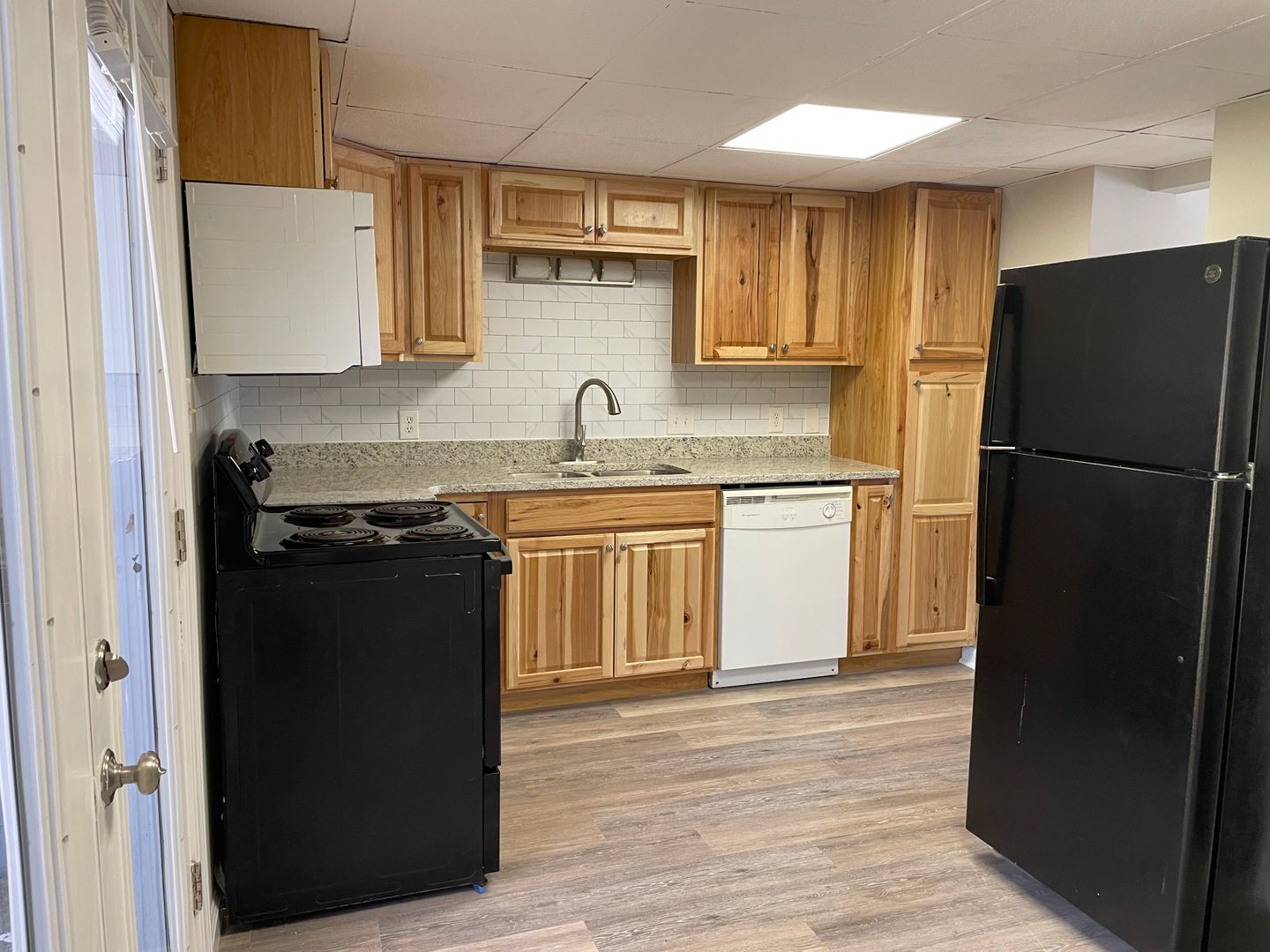 Morganton Apartment: 118 Ross St