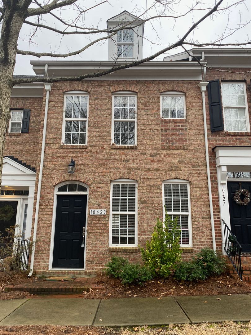 Charlotte House: 10423 Rocky Ford Club Road