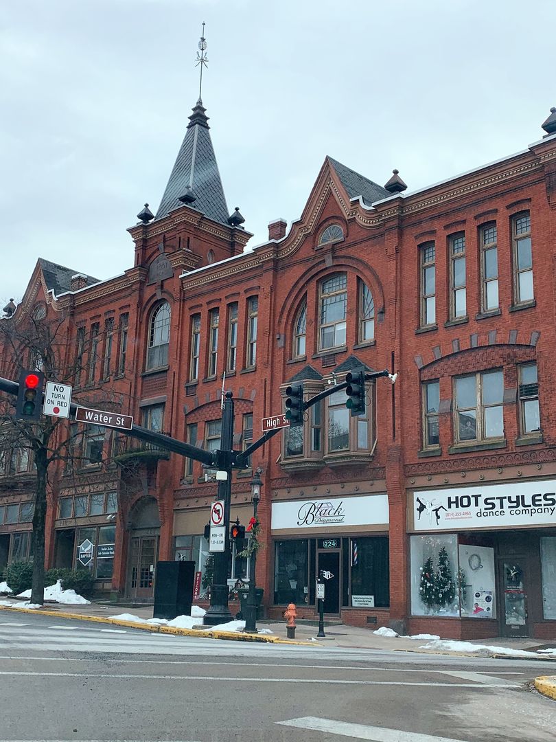 Bellefonte Apartment: 220 West High Street