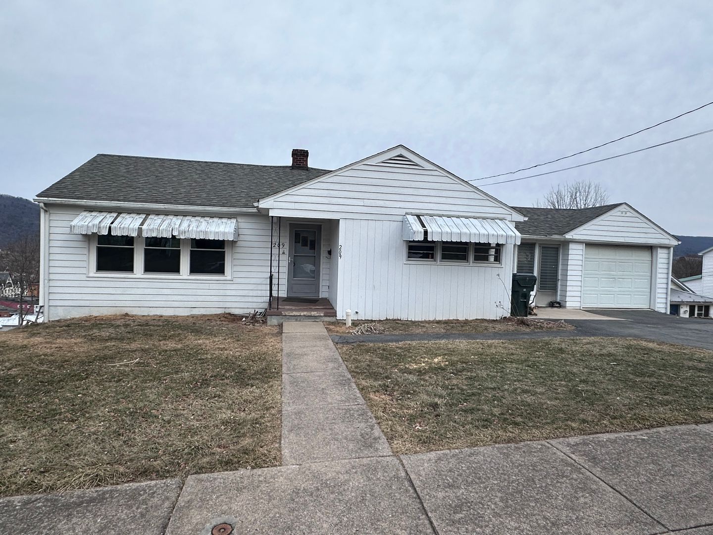 Bellefonte House: 209 Burnside Street