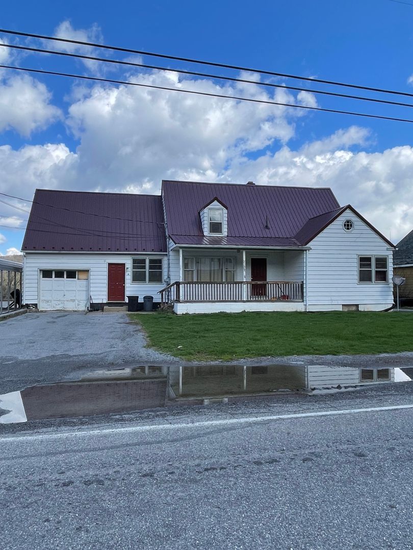 Howard Apartment: 2106  Old 220 Road