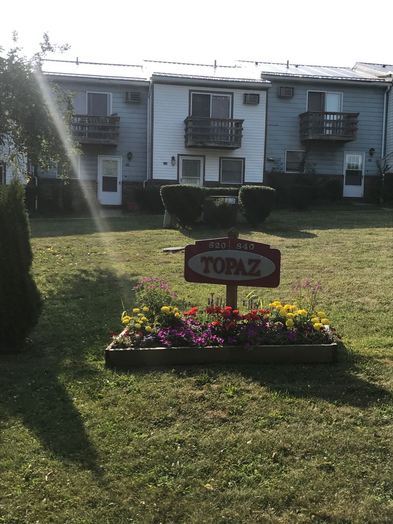 State College Apartment: 820 - 840 Southgate Drive