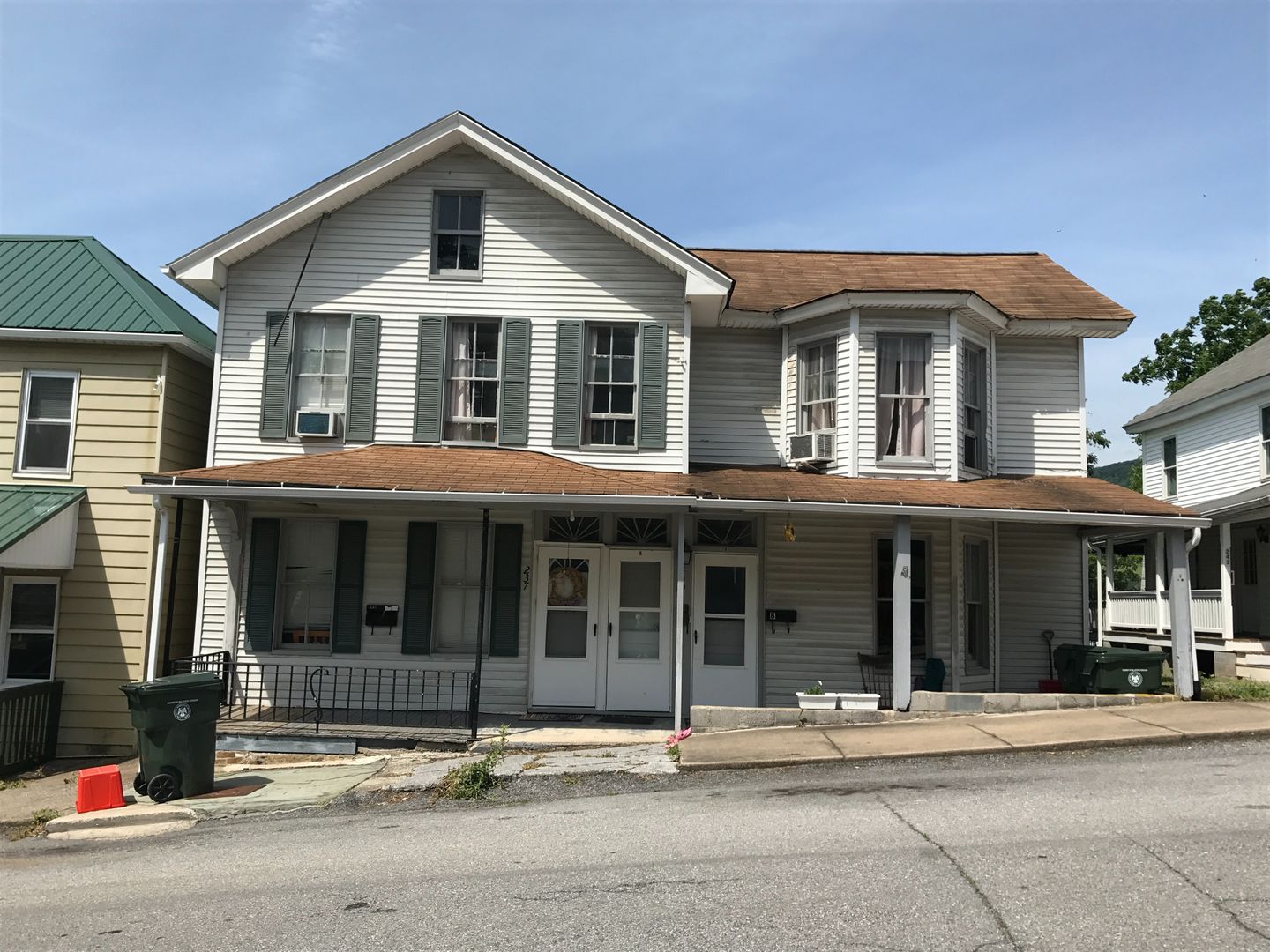 Bellefonte Apartment: 237/239 N Penn Street