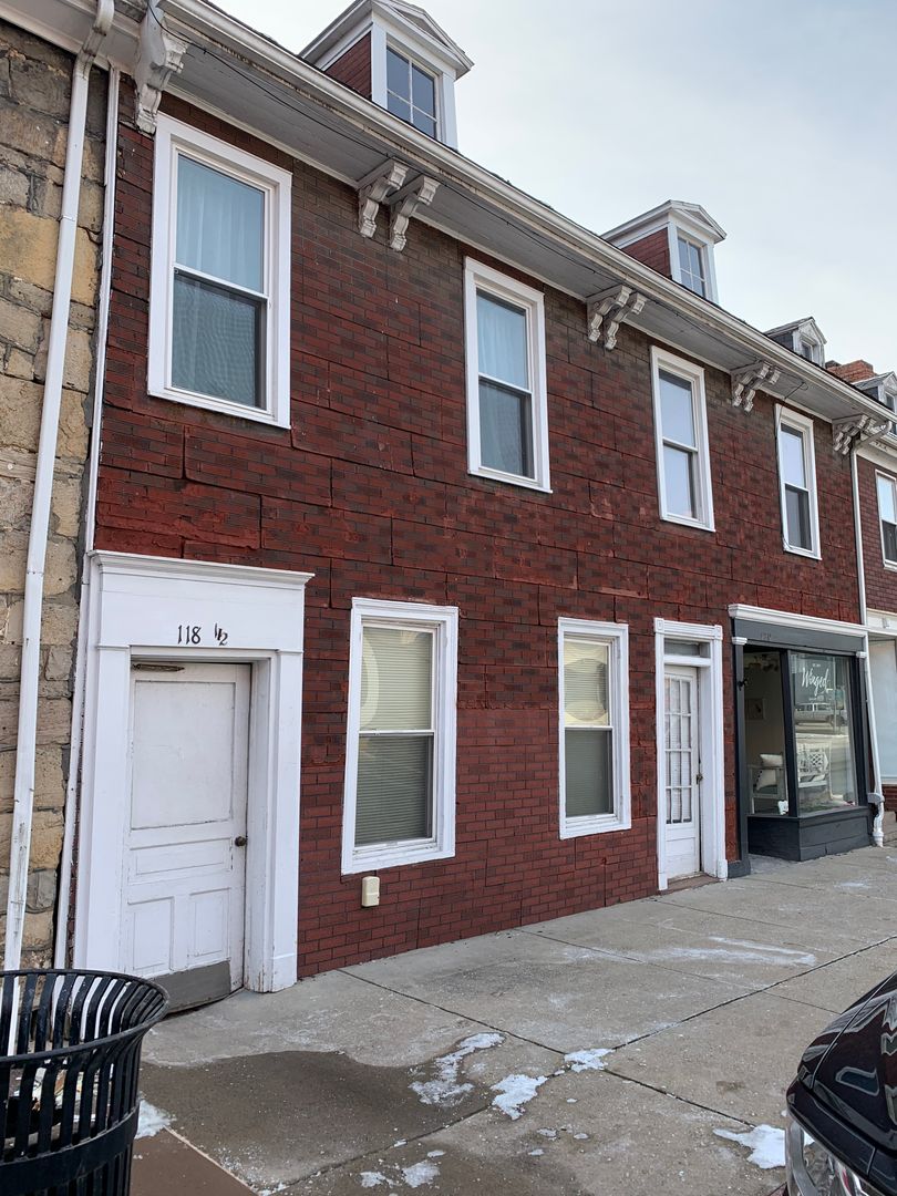 Bellefonte Apartment: 118 West Bishop Street