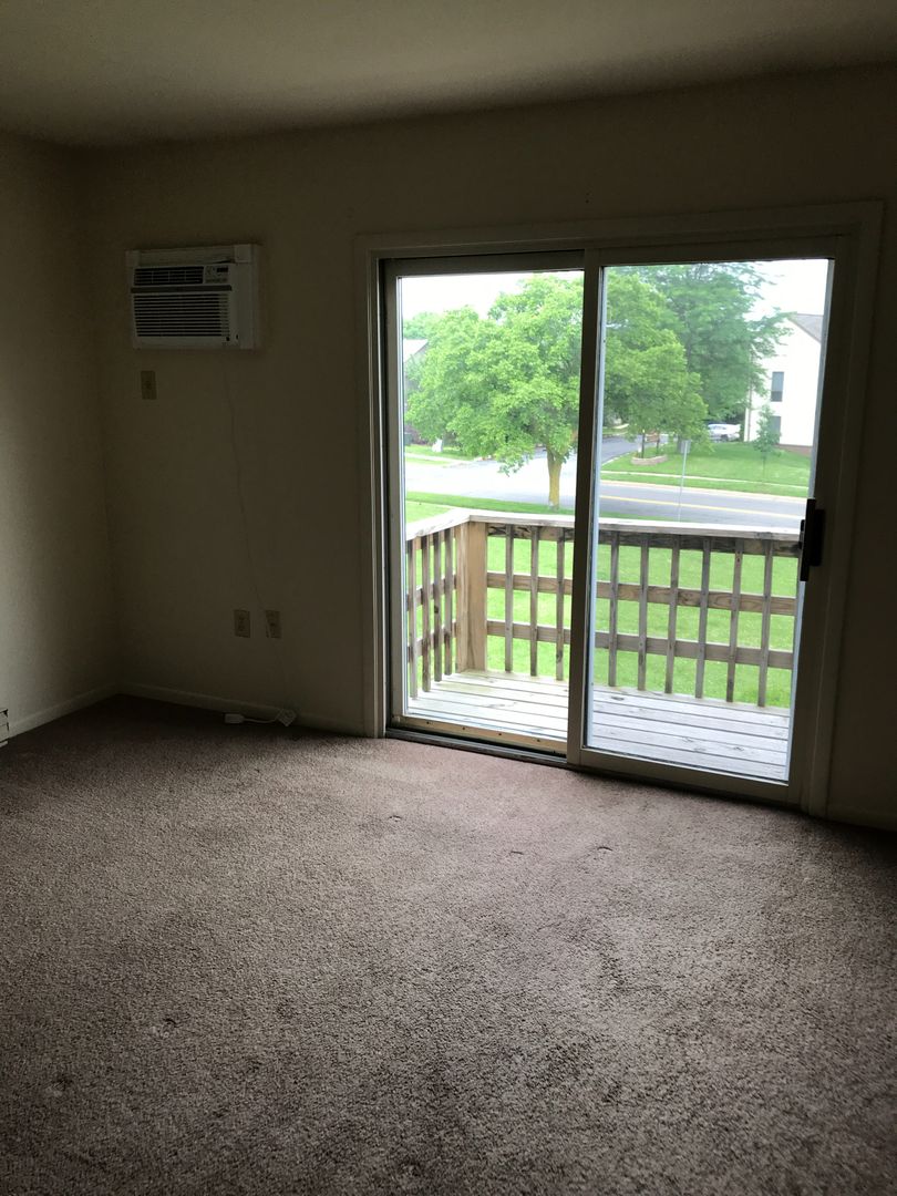 State College Apartment: 820 - 840 Southgate Drive