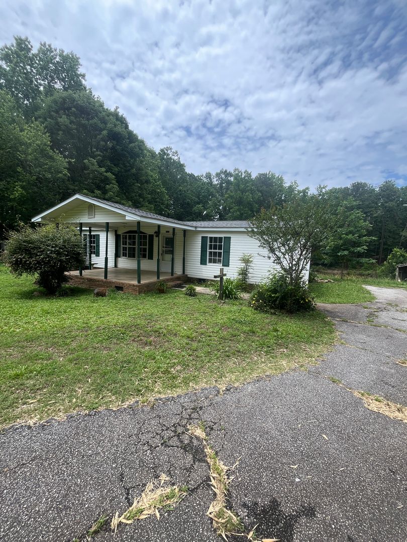 Woodruff Apartment: 1816 B Switzer Greenpond Rd