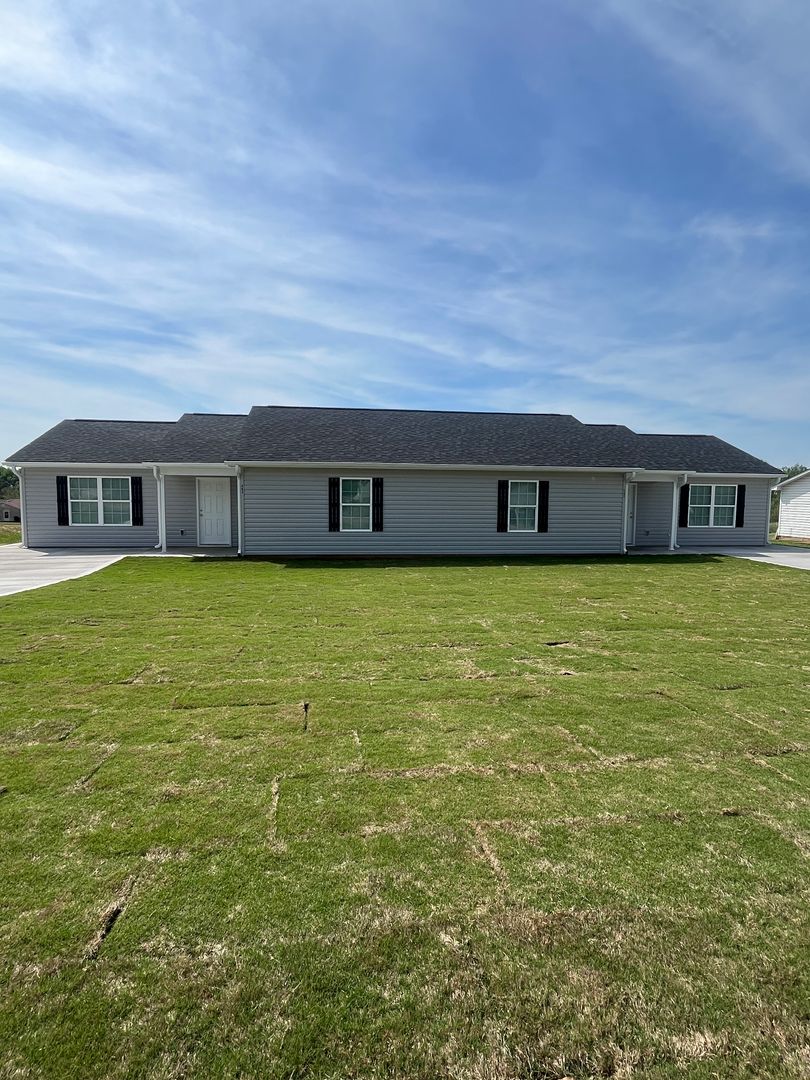 Greer House: 492 Bernice Snow Rd