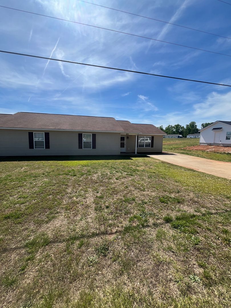 Woodruff House: 3943 Greenpond Rd