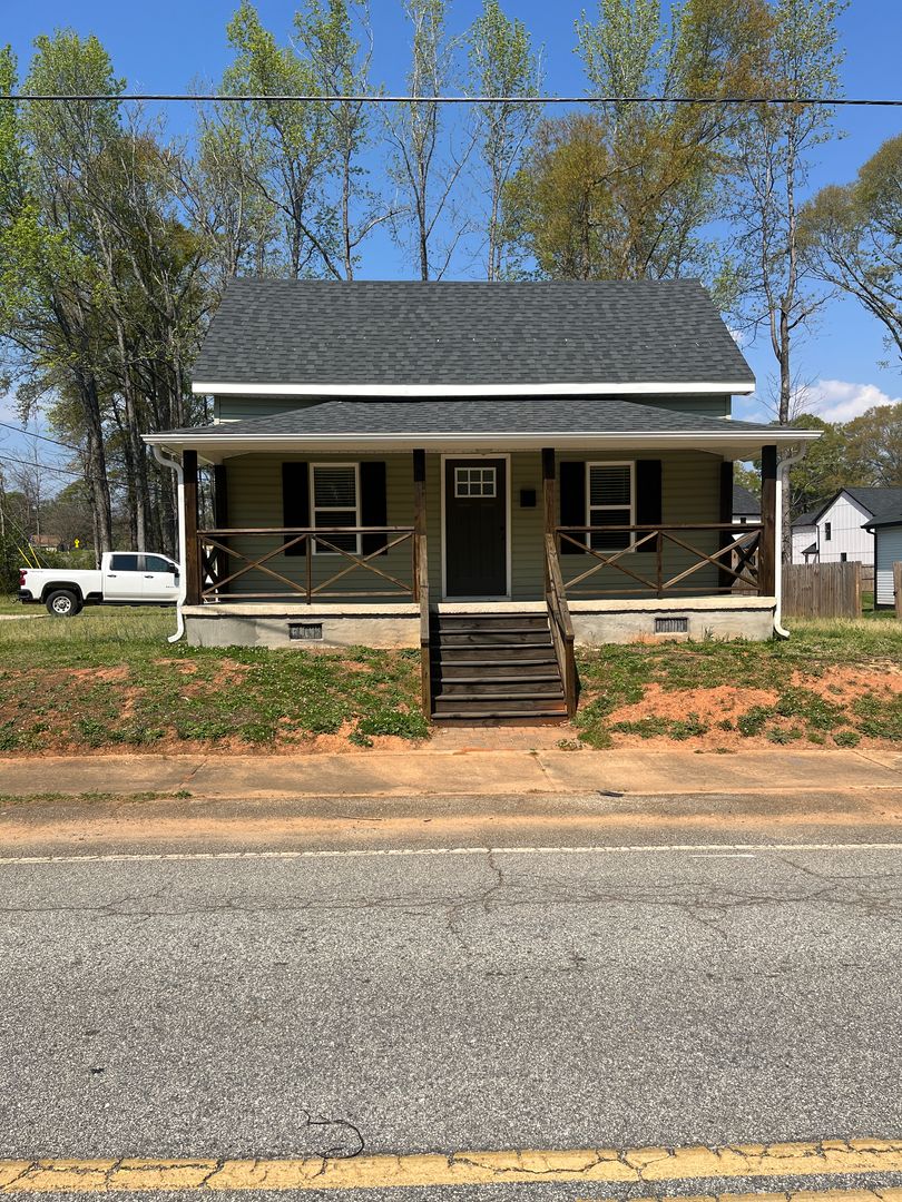 Woodruff House: 177 Eastbrook Dr