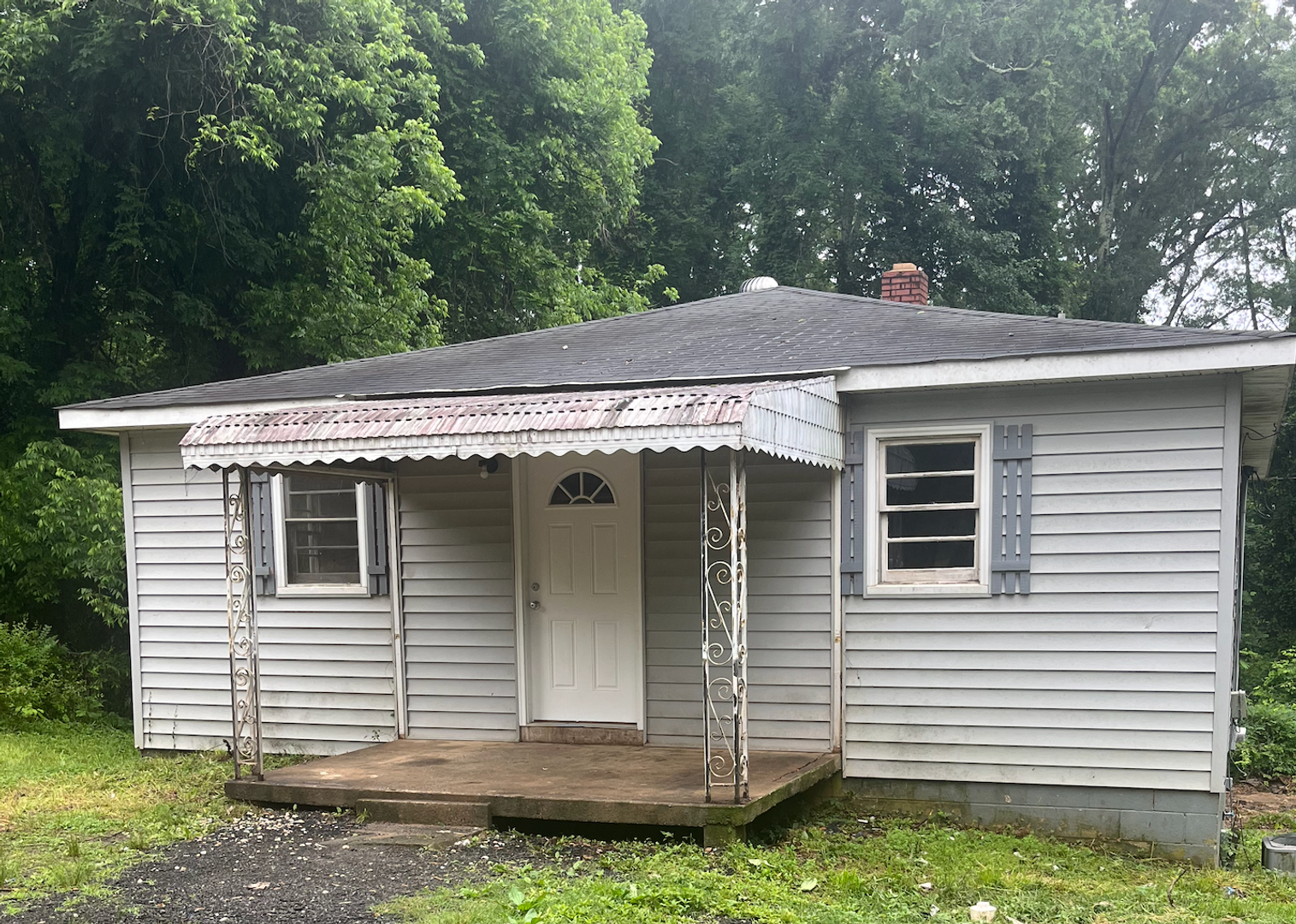 Woodruff Apartment: 251 Fairview St