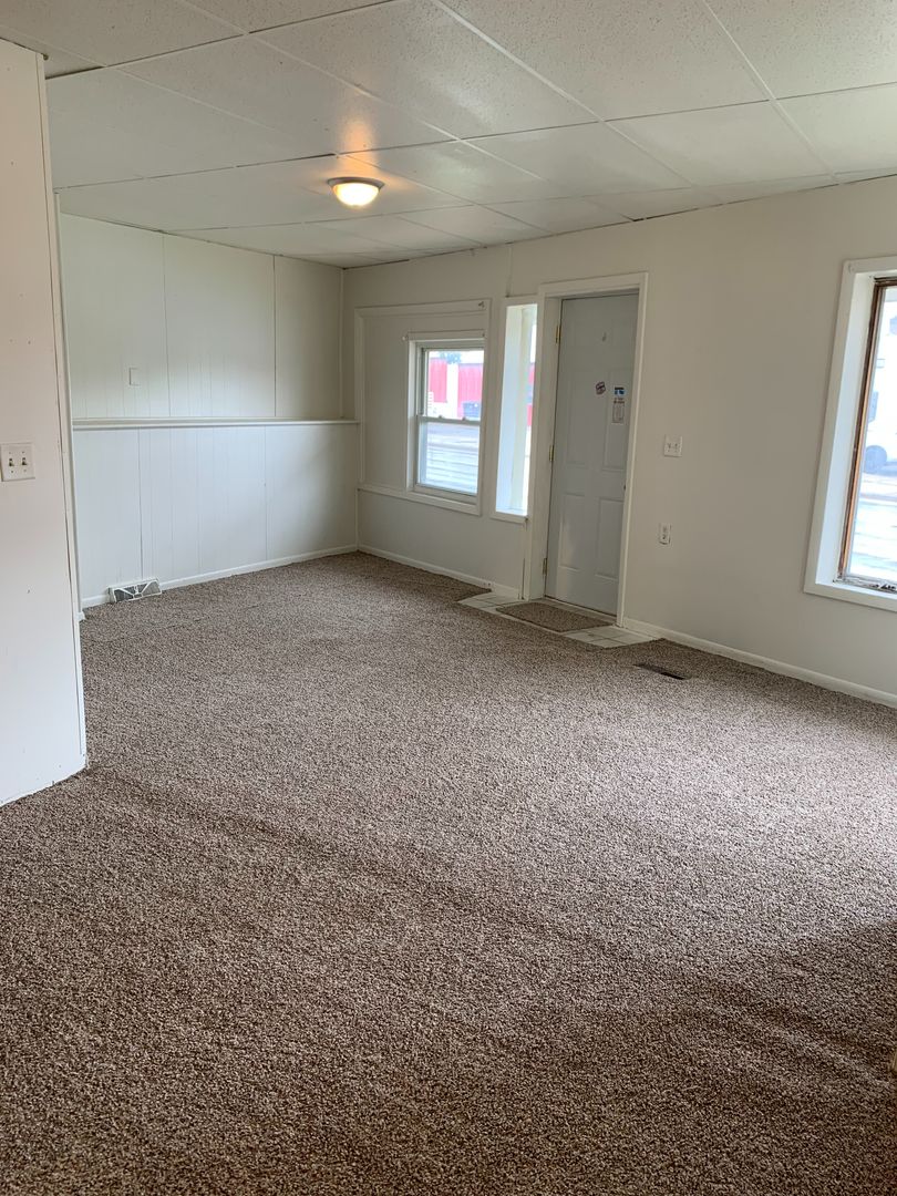 Jackson Apartment: 800 Page Ave.