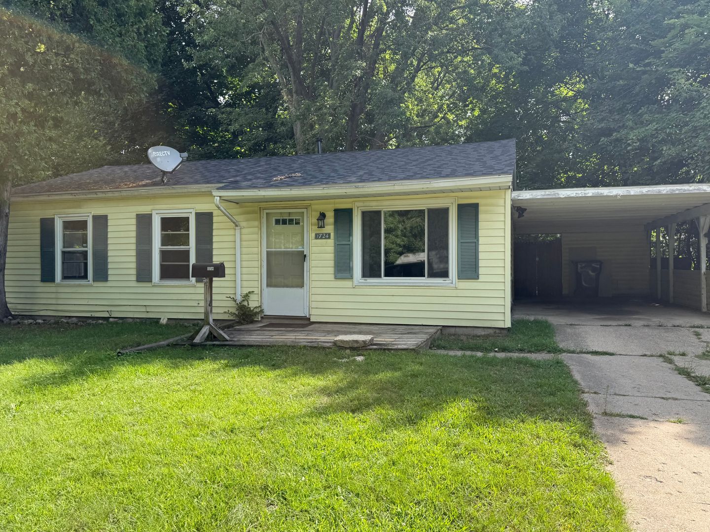 Lansing House: 1724 Roselawn Ave.