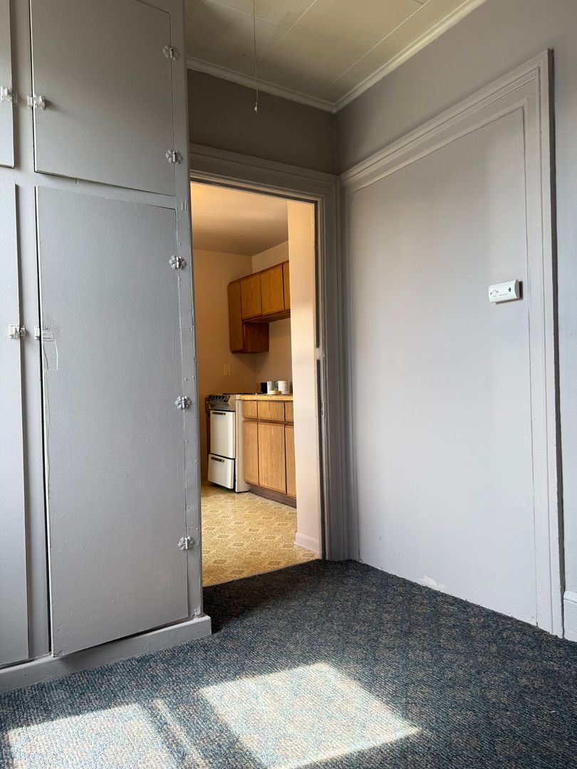 Jackson Apartment: 225 W. Washington Ave.