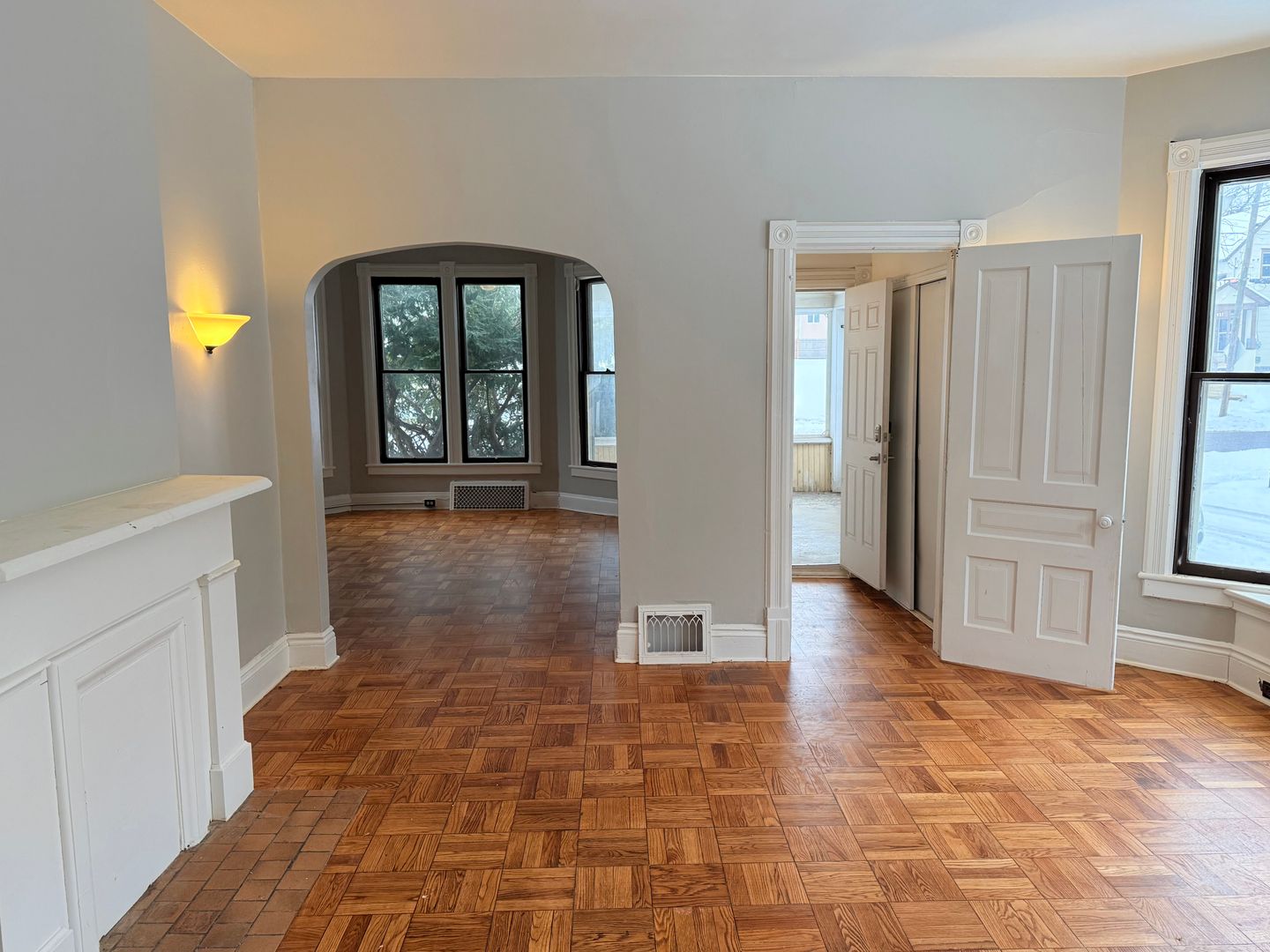 Jackson Apartment: 920 S. Jackson St.