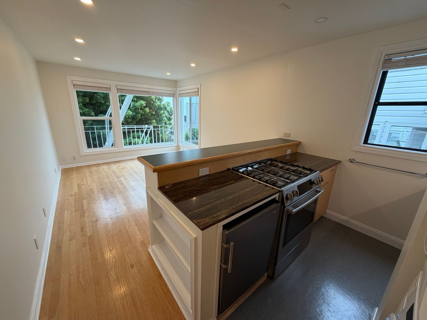 San Francisco Apartment: 760 North Point St.