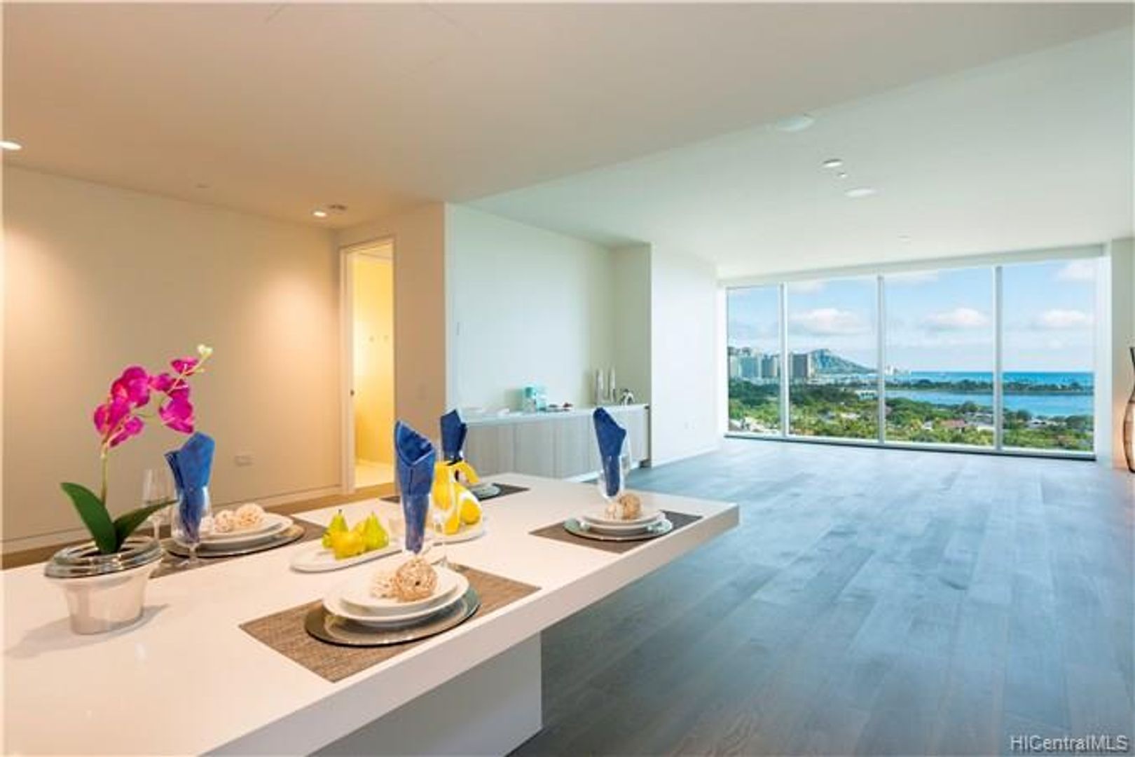 Honolulu House: 1118 Ala Moana Blvd. Unit 1102