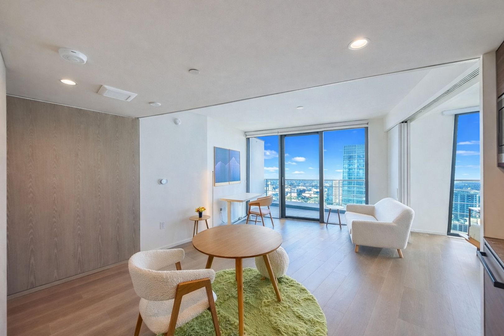 Honolulu House: 1000 Auahi St., Unit 1303