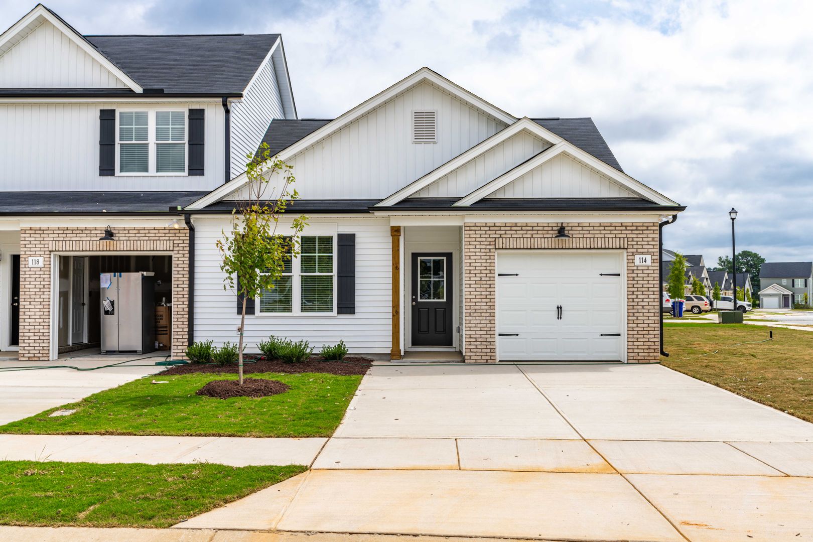 Move-In Special: Save $500 on Your First Month’s Rent! 3 Bedroom Triplex in Smithfield!