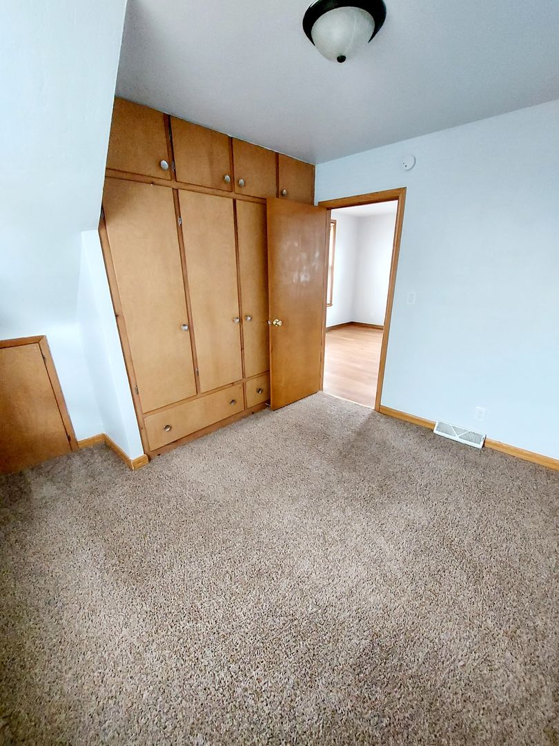 Green Bay Apartment: 1129 St. George