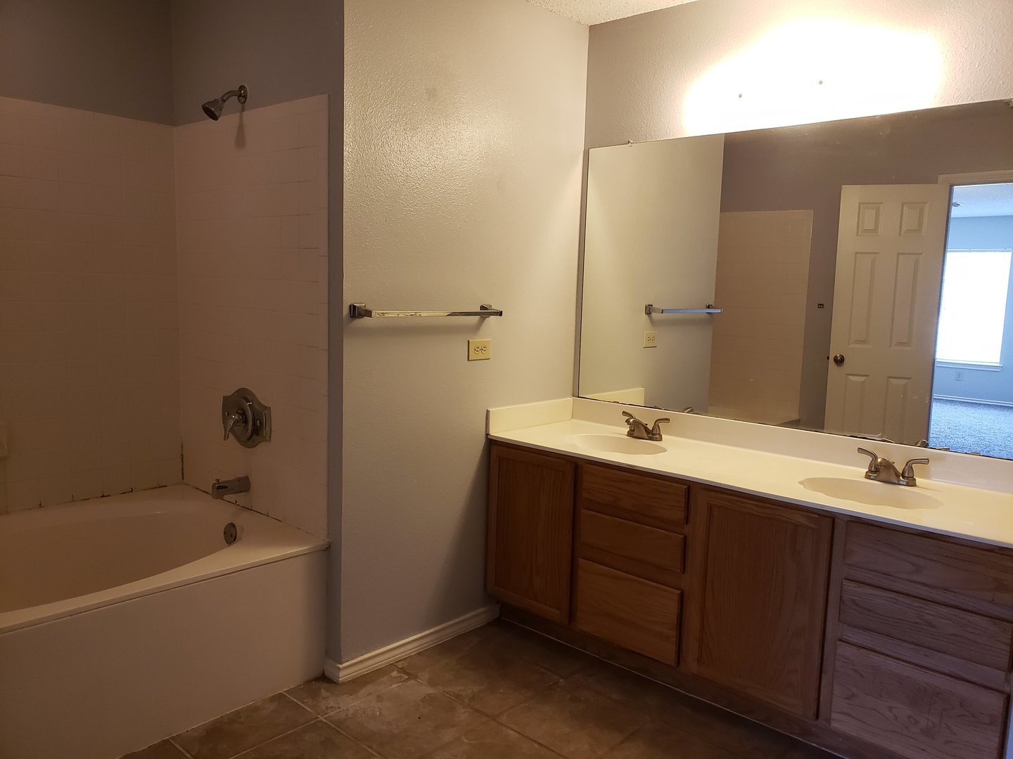 Schertz House: 425 Twin Point Creek