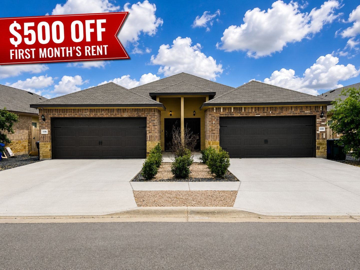 Seguin Townhome: 1118 Burek Cross
