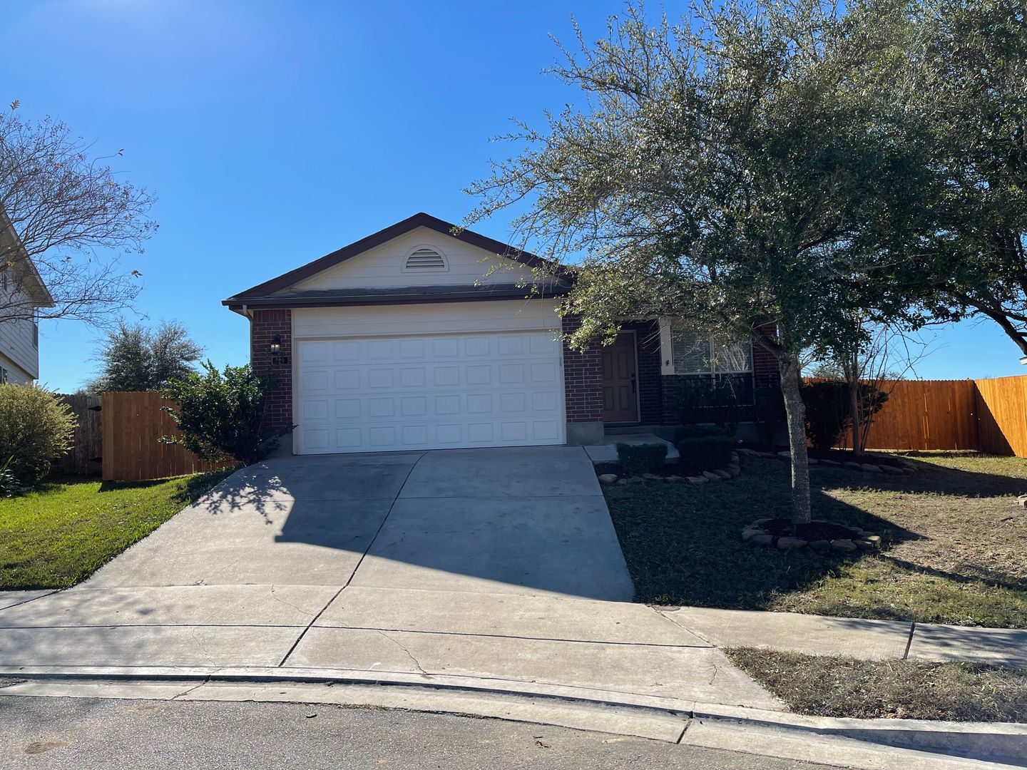 New Braunfels House: 129 Crane Crest