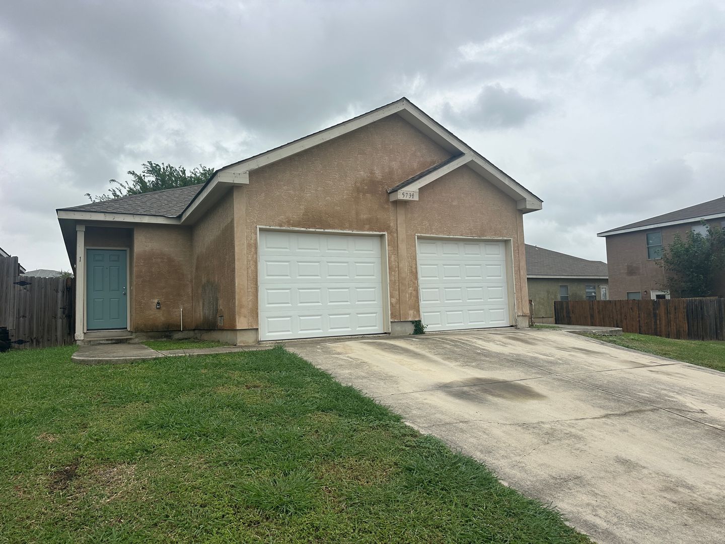 San Antonio Townhome: 5731 Golf Heights - 1