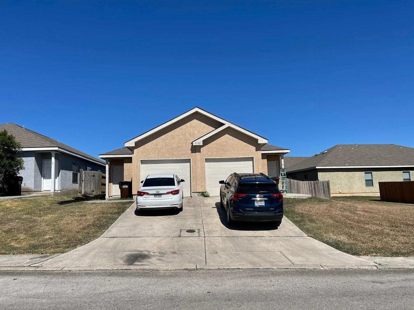 San Antonio Townhome: 5731 Golf Heights - 1
