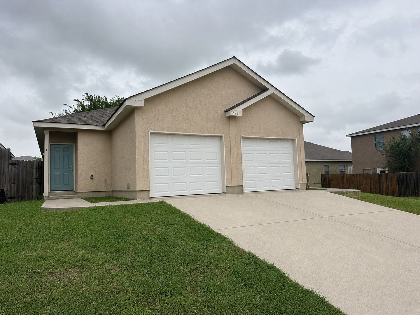 San Antonio Townhome: 5731 Golf Heights - 1