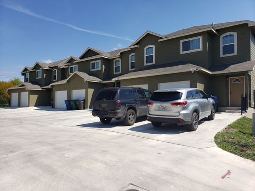 Town home for rent – photo 1
