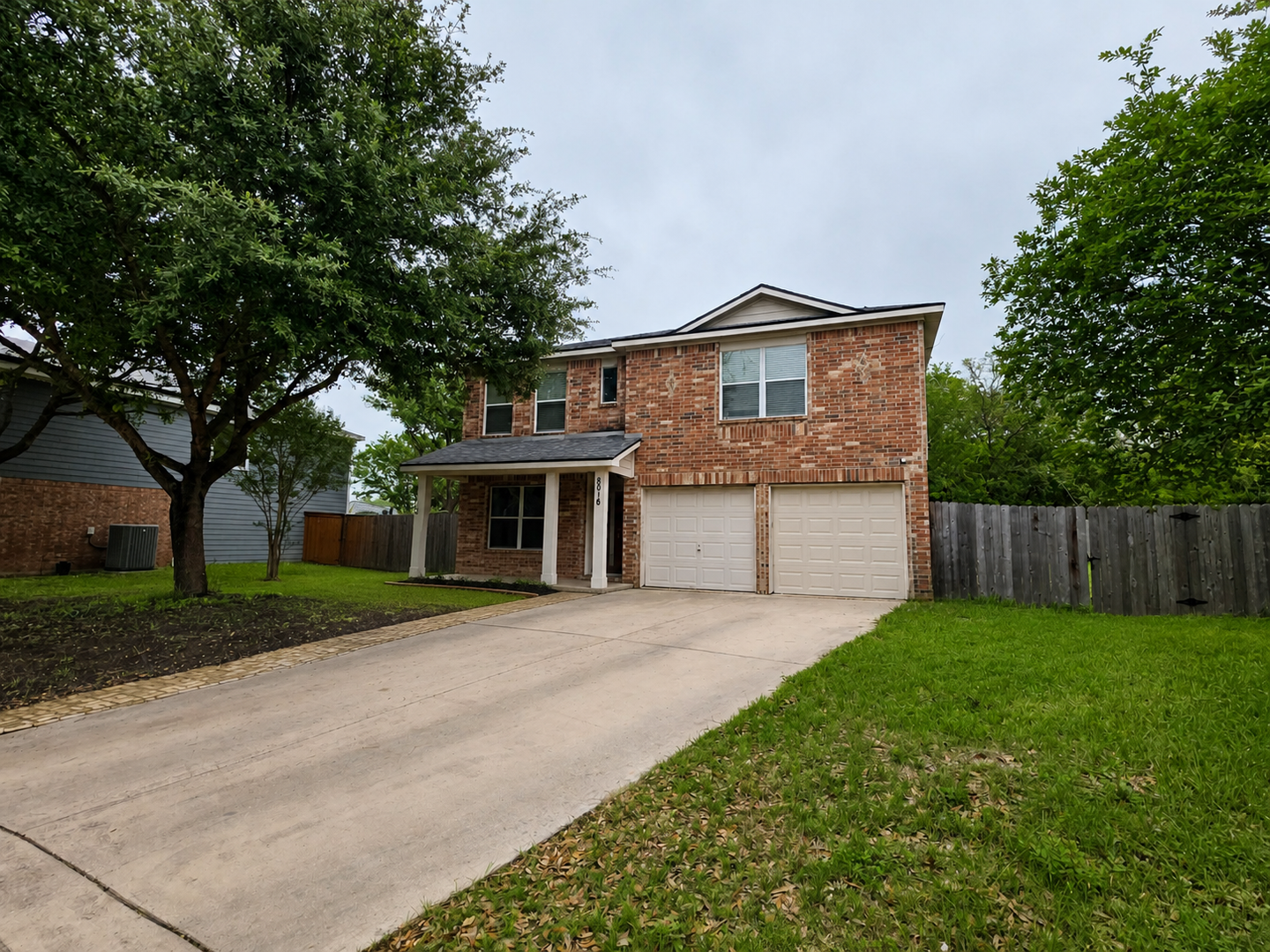 Selma House: 8016 Rosespur Park