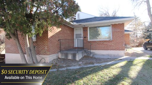 Spacious 4-bedroom, 2 bath, Pet Friendly Duplex – photo 1