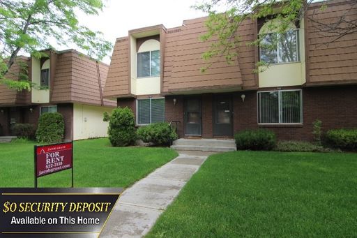 Townhome with only 1 Utility Bill! – photo 1