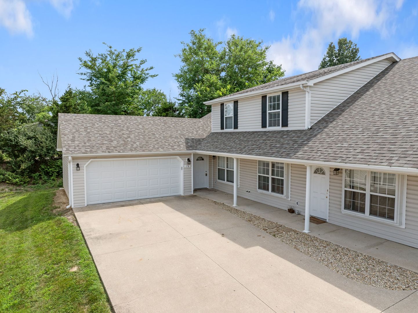 Columbia Multiplex: 1716-1718 Juniper Dr.