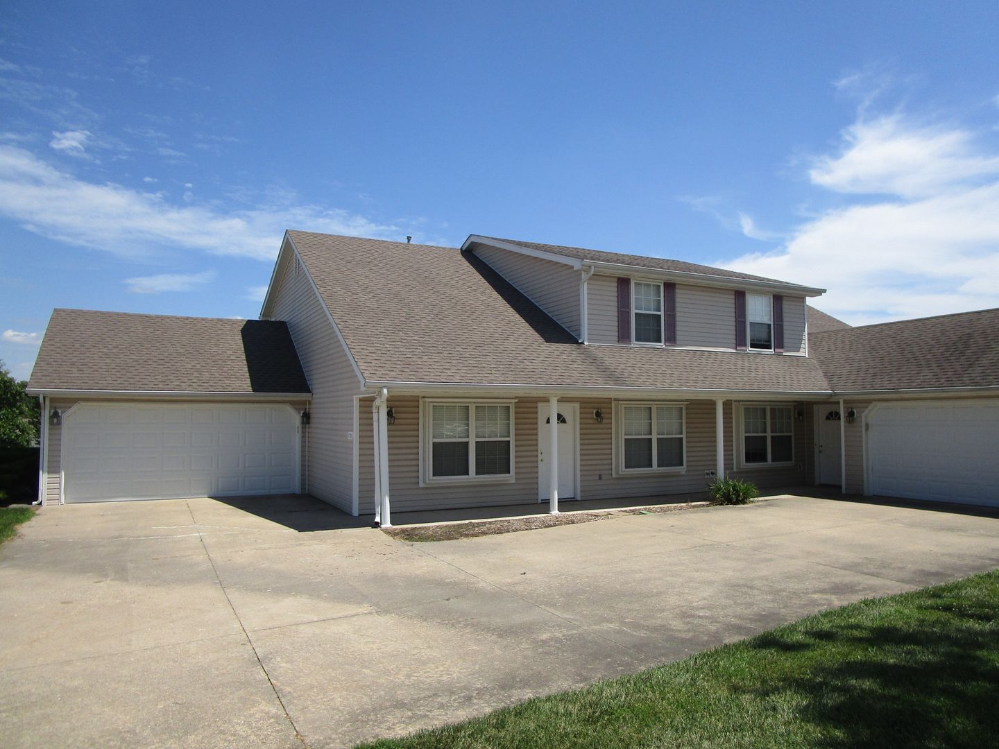 Columbia Multiplex: 1704-1706 Juniper Dr.