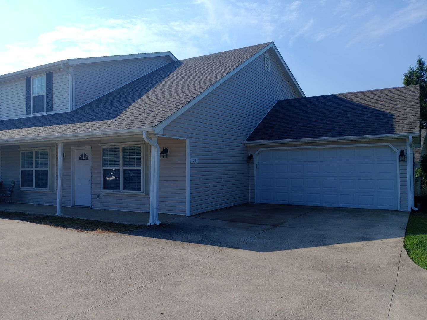 Columbia Multiplex: 1729-1731 Louise Cir.