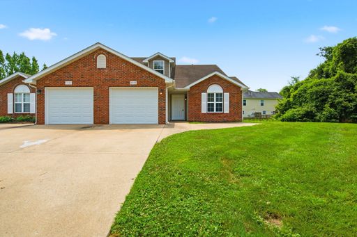 SW Columbia Townhome with 1-Car Garage - Available Now!! – photo 1