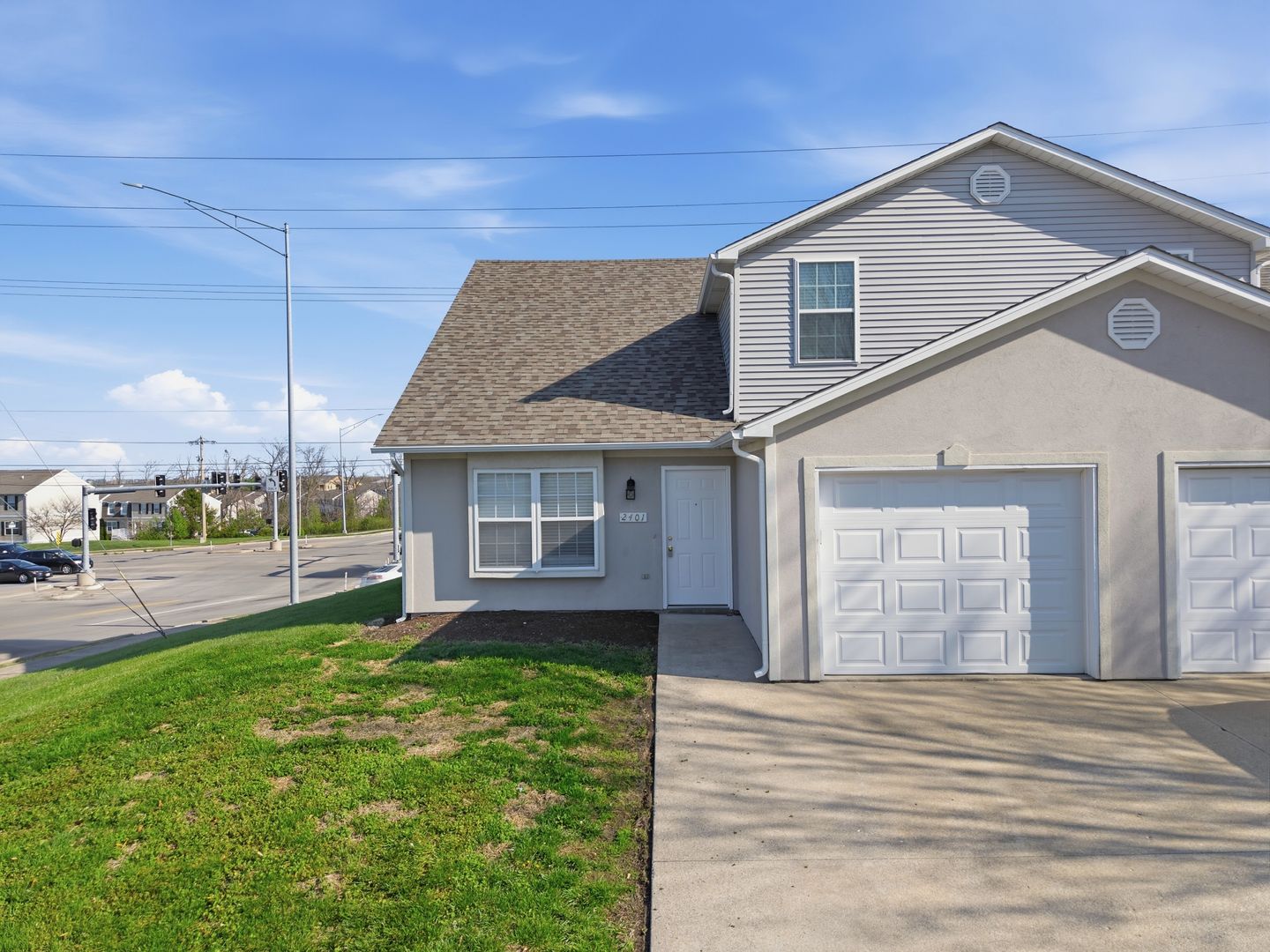 Columbia Multiplex: 2401-2403 Northampton Dr.