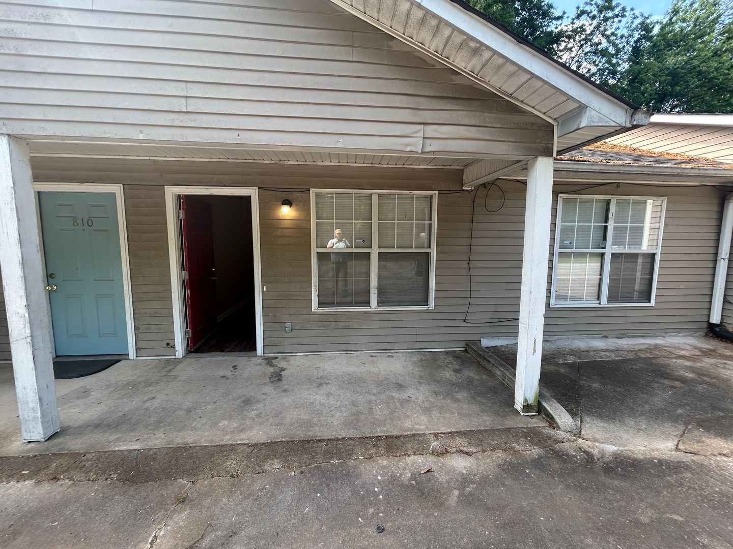 Brownsville Apartment: 812 N. McLemore