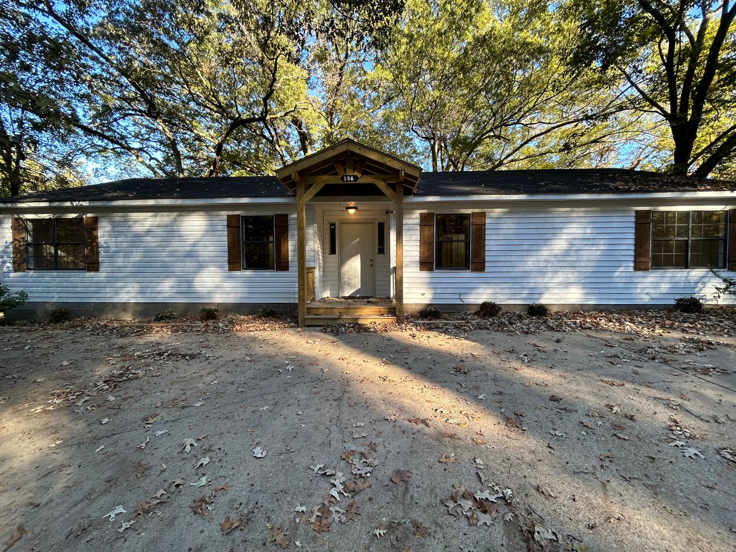 Brownsville House: 596 N. McLemore