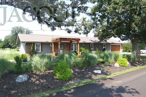 Wonderful 4 Bedroom 2 Bath Family Home on 1 acre in Strafford Schools