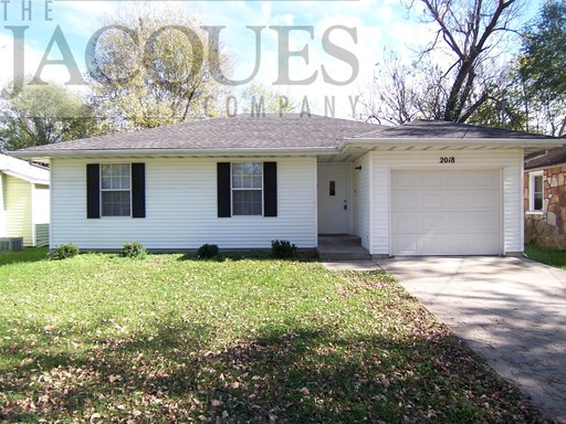 Cute 3 Bedroom 2 Bath Central Heat and Air – photo 1