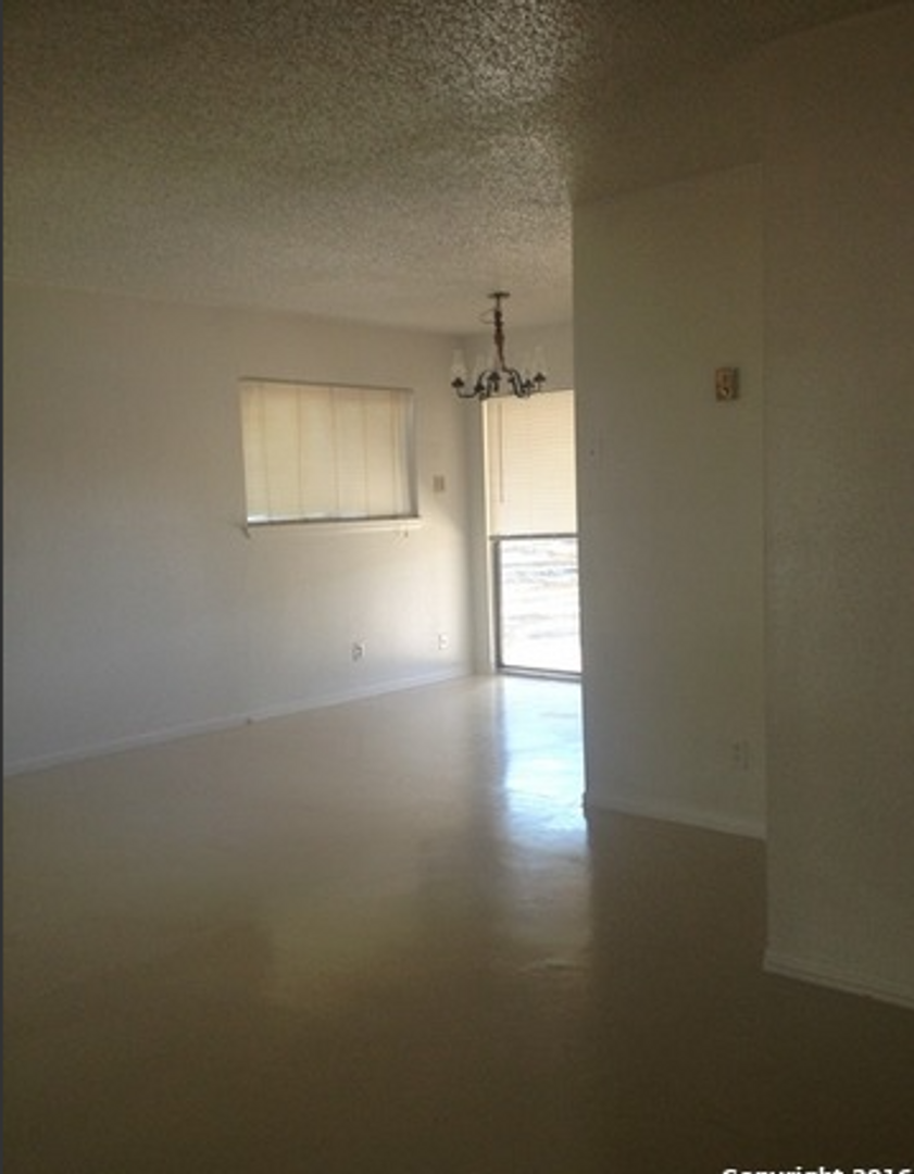 San Antonio House: 1207 Churing