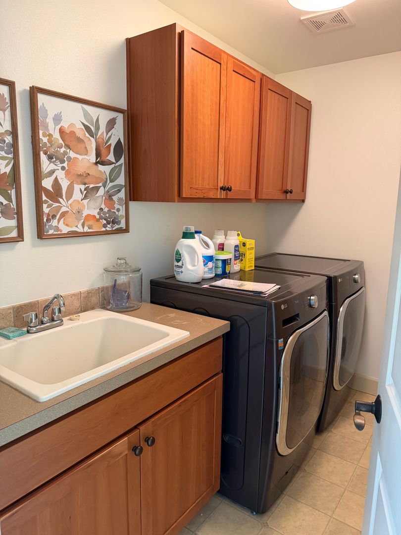 Laundry room at 21808 Quiet Water Loop