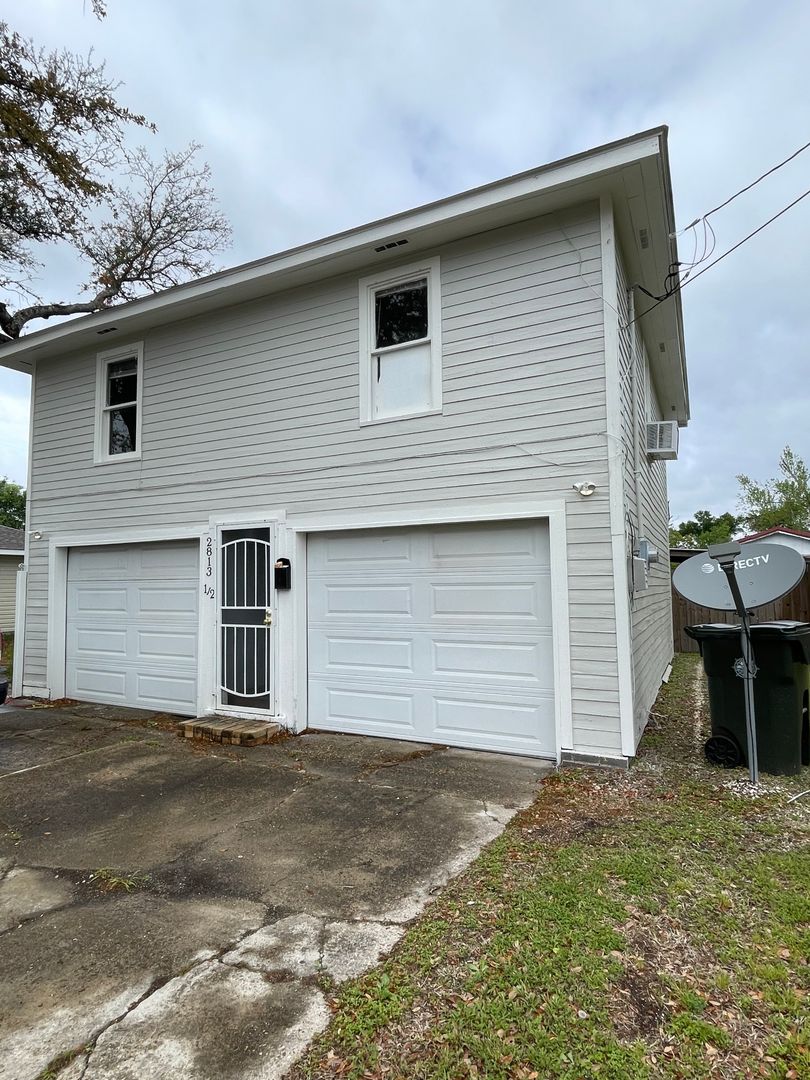 Lake Charles House: 2813 1/2 Louisiana Ave