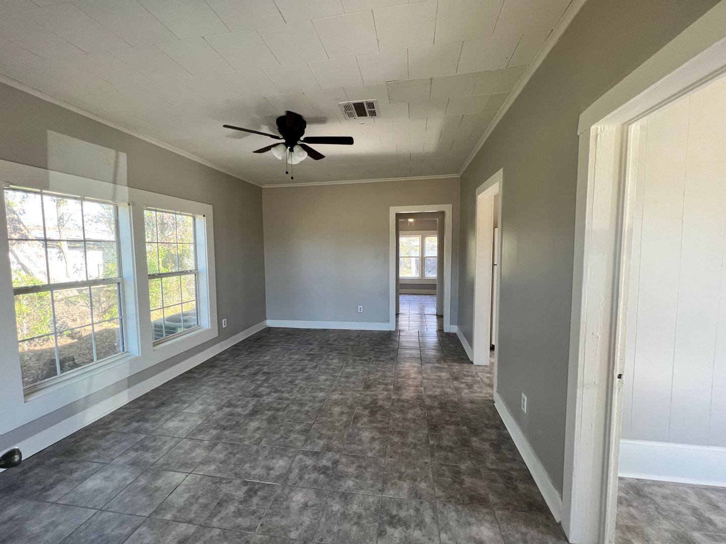 DeQuincy House: 306 N Main St